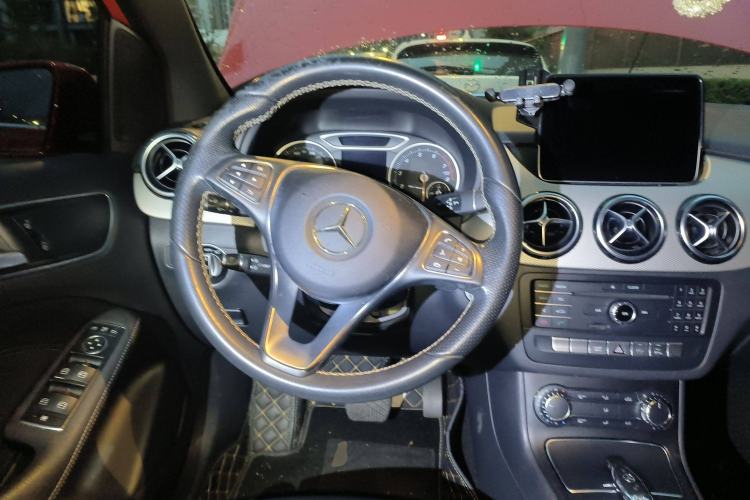 Used Mercedes-Benz B-Class 2017 B 200 Sport Edition Steering Wheel