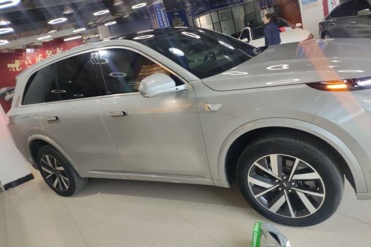 Used Li Auto L8 2023 Pro Model
