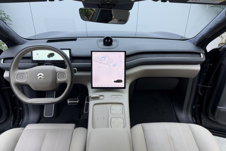 Used Nio ES8 2024 100kWh Signature Edition Interior 5