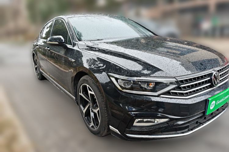 Used Volkswagen Magotan 2023 2 Million Units Commemorative Edition 330TSI DSG Luxury Version Front Right 45 Deg