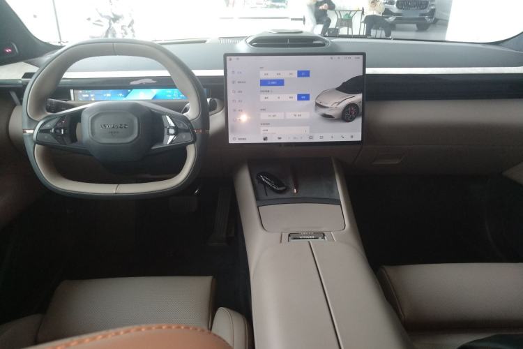 Used Lynk & Co Z10 2025 95 kWh 702 km All-Wheel Drive Intelligent Driving Ultra Center Console