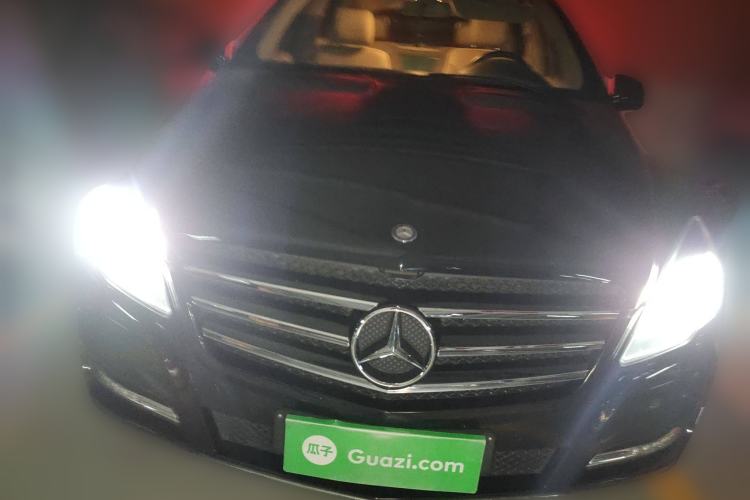 Used Mercedes-Benz R-Class 2014 R 400 4MATIC Luxury Model Front