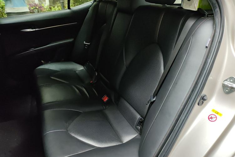 Used Toyota Camry 2018 2.0G Luxury Edition
