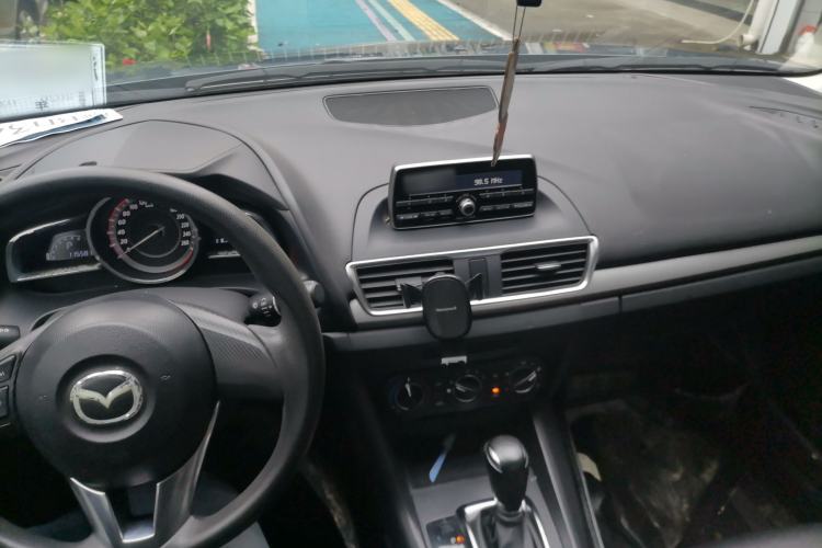 Used Mazda Mazda 3 Axela 2014 Sedan 1.5L Automatic Comfort Model
