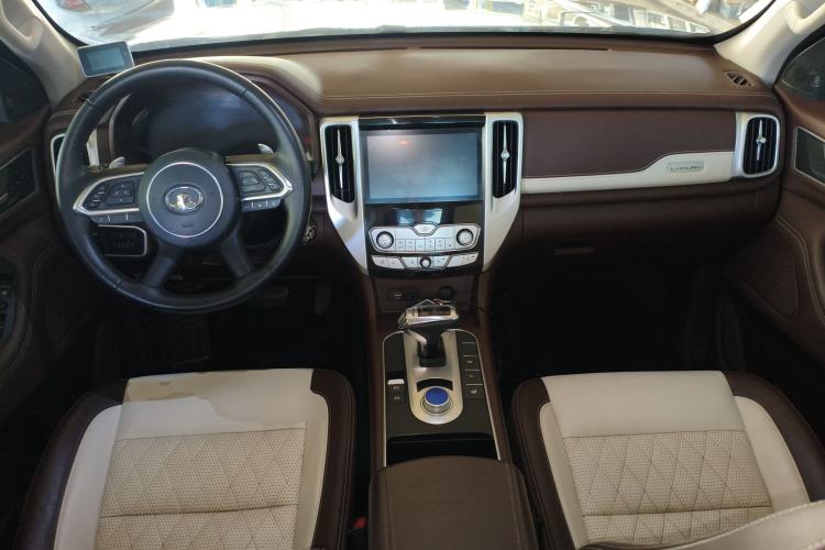 Used Great Wall Poer 2019 2.0T Automatic Gasoline 4x4 Premium Edition GW4C20B Center Console