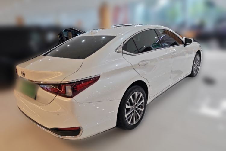 Used Lexus ES 2022 200 Excellence Edition
