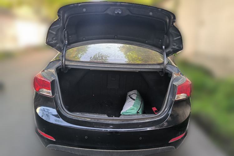 Used Hyundai Elantra (5th Generation / Langdong) 2012 1.6L Manual Leading Model
