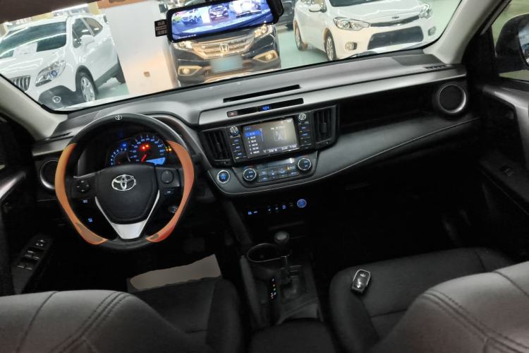 Used Toyota RAV4 2016 2.0L CVT Two-Wheel Drive Comfort Edition China V Standard