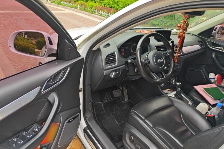 Used Audi Q3 2013 35 TFSI quattro Luxury Model Driver Seat