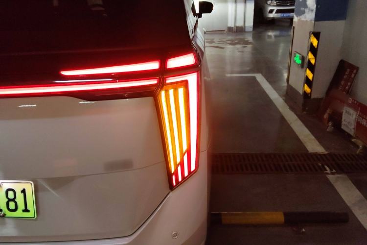 Used GAC Trumpchi Xiangwang M8 2025 Kunkun Series Max Luxury Cabin
