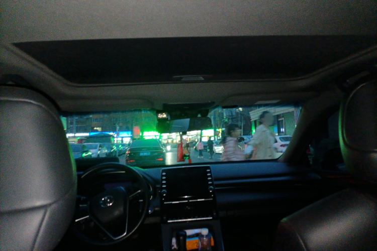 Used Toyota Avalon 2019 Dual-Engine 2.5L Luxury Edition China VI Standard Headliner