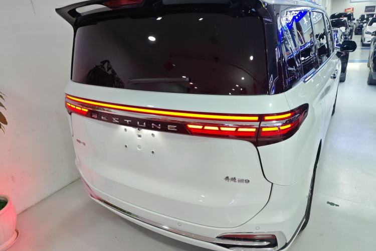 Used Bestune M9 2023 2.0T Prestige Edition
