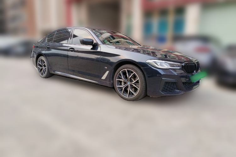 Used BMW 5 Series 2022 Second Facelift 530Li Luxury Version M Sport Package Front Right 45 Deg