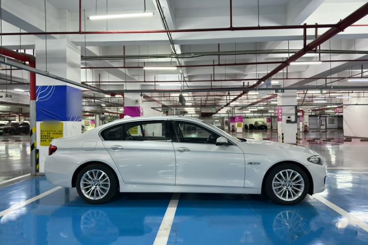 Used BMW 5 Series 2014 525Li Luxury Design Package
