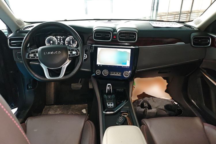 Used Lynk & Co 02 2019 High-Energy Edition 2.0T Automatic Two-Wheel Drive Shine Pro Edition China VI Standard Center Console