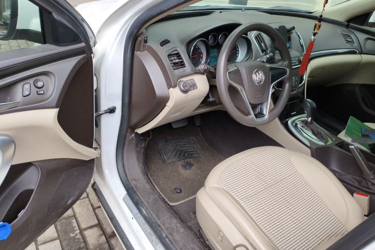 Used Buick Regal 2015 2.0L Leading Fashion Edition Driver Seat