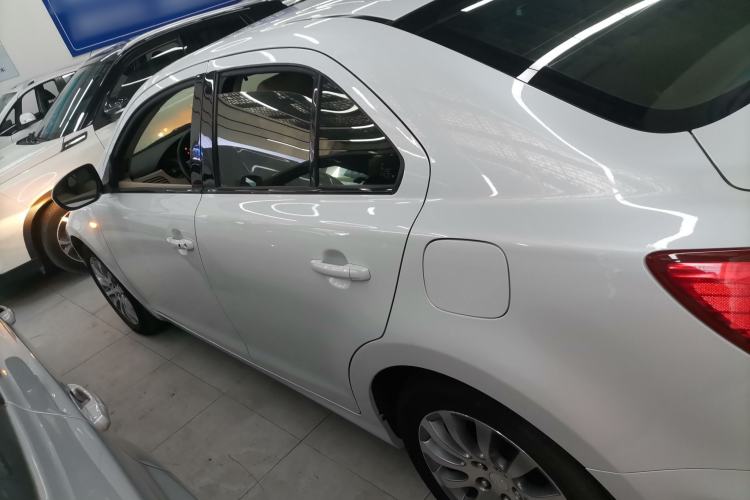 Used Suzuki Kizashi 2011 2.4L Two-Wheel Drive CVT Standard Edition