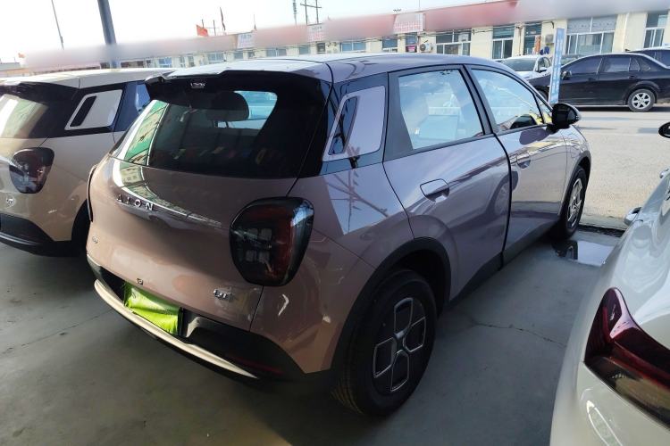 Used AION UT 2025 330 Starlight Edition Rear Right 45 Deg