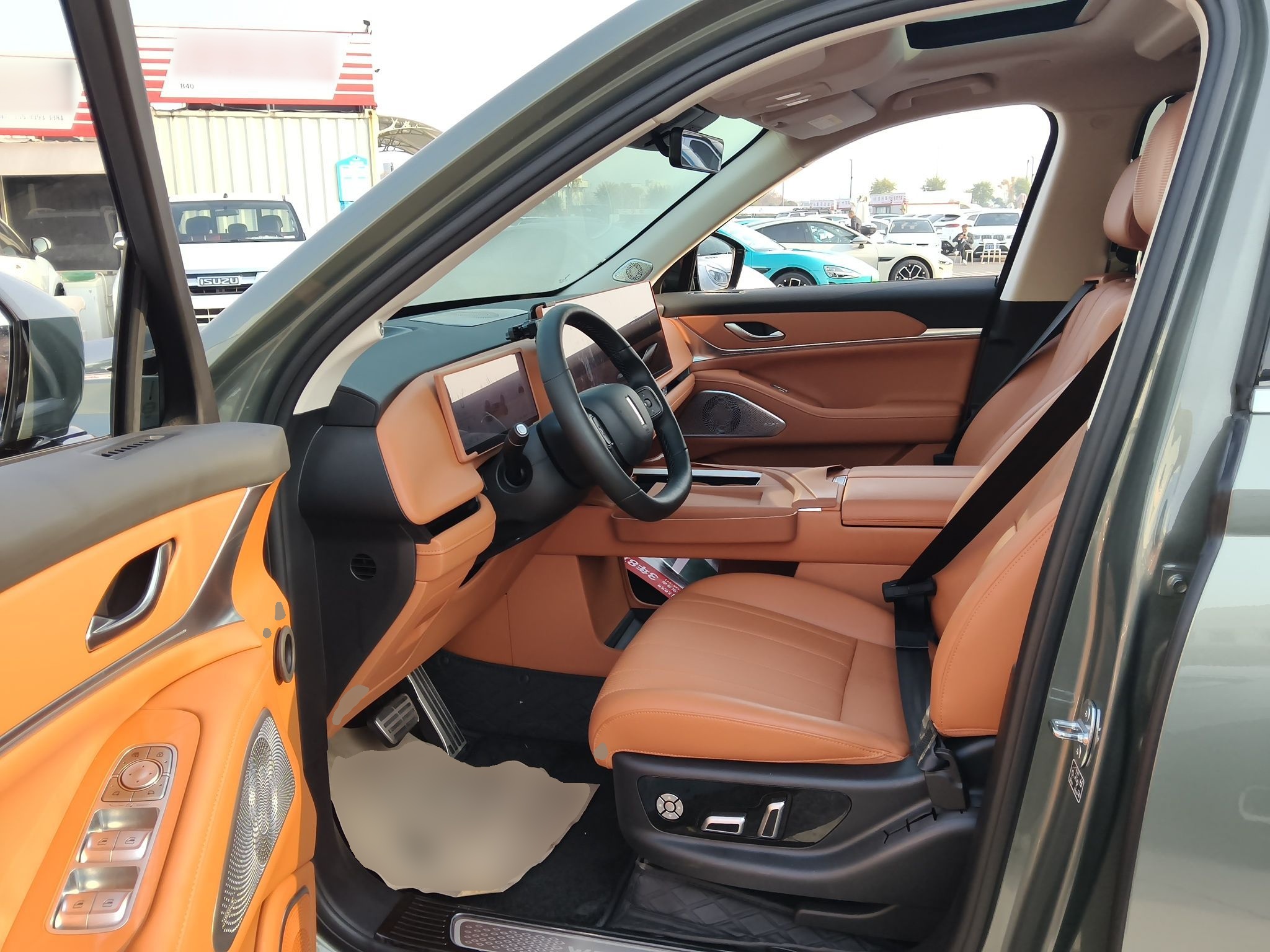 المقاعد الأمامية داخل السيارة