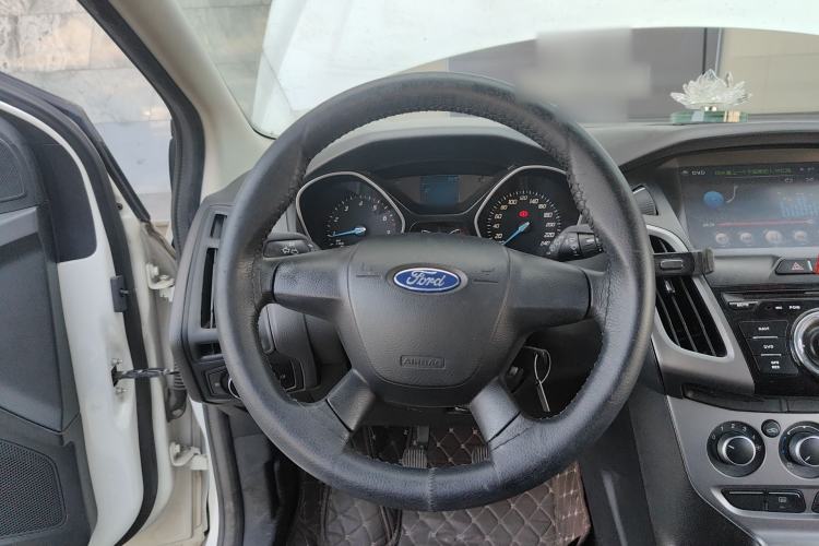 Used Ford Focus 2012 Hatchback 1.6L Manual Comfort Model Steering Wheel