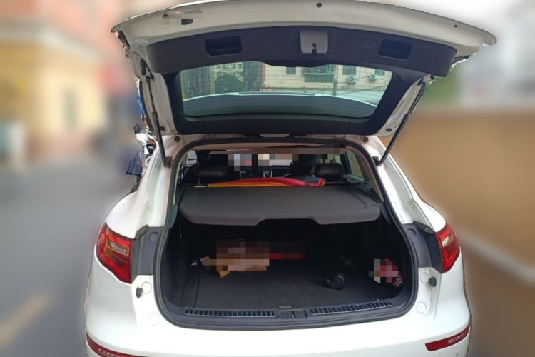 Used Zotye SR9 2017 2.0T Automatic Ultimate Road Edition Trunk