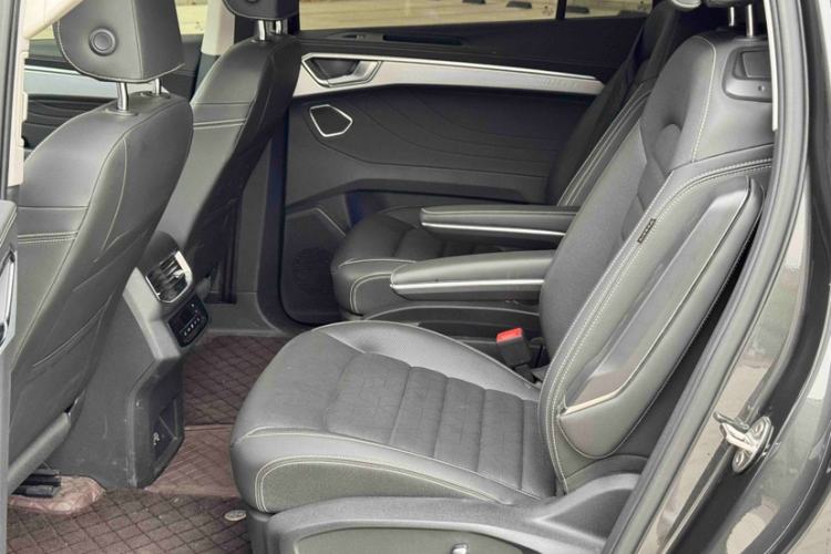 Used Volkswagen Talagon 2022 380TSI Four-Wheel Drive Luxury "Jiajing" Edition Pro 6 Seats Interior 3