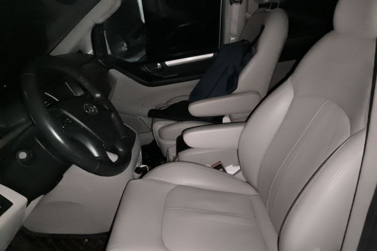 Used SAIC MAXUS G10 2015 2.0T Automatic Anniversary Edition