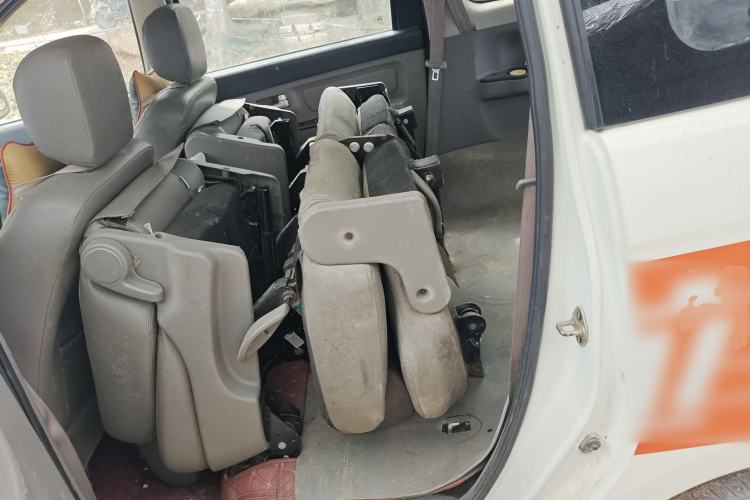 Used BAIC Weiwang M20 2014 1.5L Ultra-Luxury DAM15DL Left Rear Seat