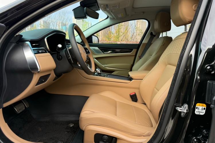 Used Jaguar XFL 2025 Model—2.0T P250, Two-Wheel Drive, Premium Luxury Edition