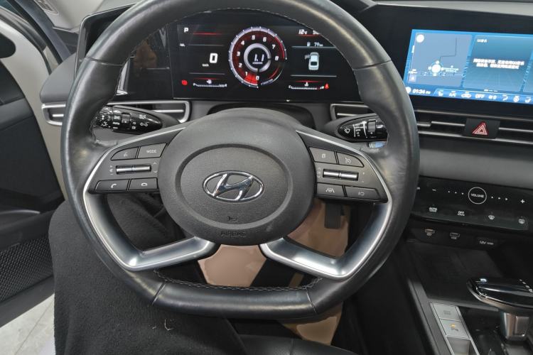 Used Hyundai Elantra 2021 1.5L CVT LUX Prestige Edition
