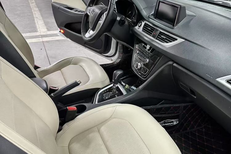 Used CHANGAN Alsvin V7 2015 1.6L Automatic Enjoyment Model China IV Standard