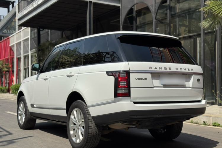 Used Land Rover Range 2014 3.0 SC V6 Vogue Exterior 1