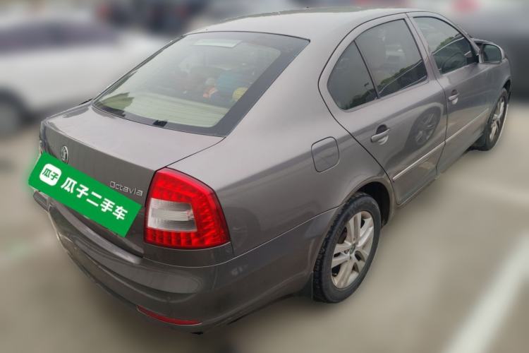 Used Skoda Octavia 2013 1.6L Automatic Yijun Edition Rear Right 45 Deg