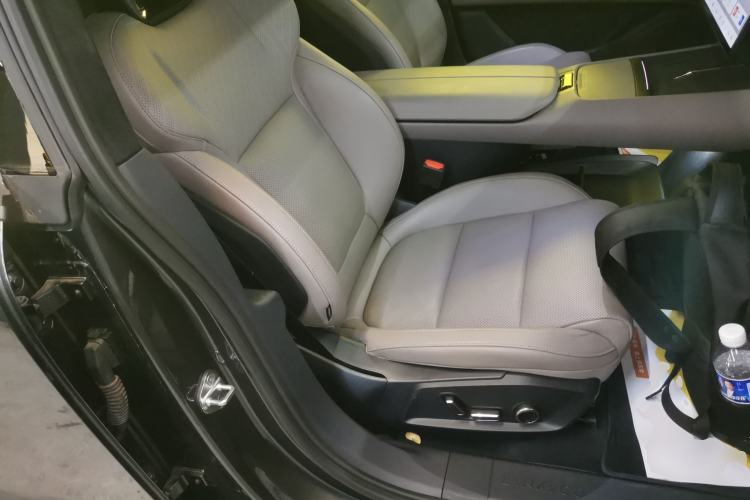 Used Lynk & Co Z10 2025 95 kWh 766 km Range Rear-Wheel Drive Max