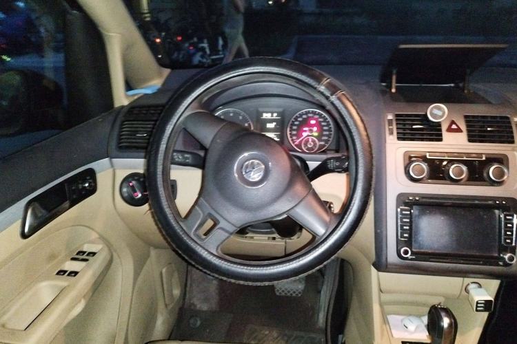 Used Volkswagen Touran 2011 1.4T DSG ZhiZhen Edition 7-Seater