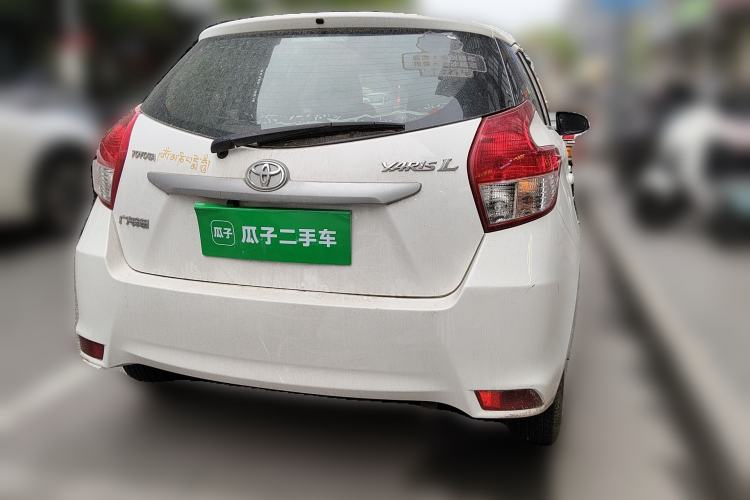 Used Toyota YARiS L Zhi Xuan 2015 1.5E Automatic Charm Edition
