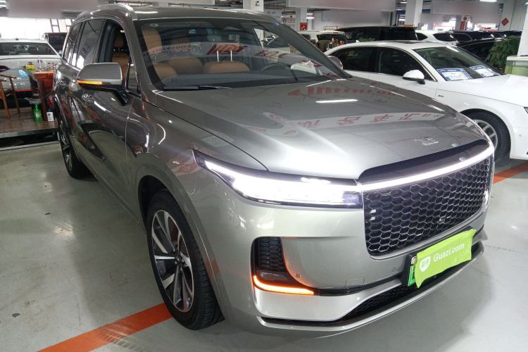 Used Li Auto ONE 2021 Extended-Range 6-Seater Version Front Right 45 Deg