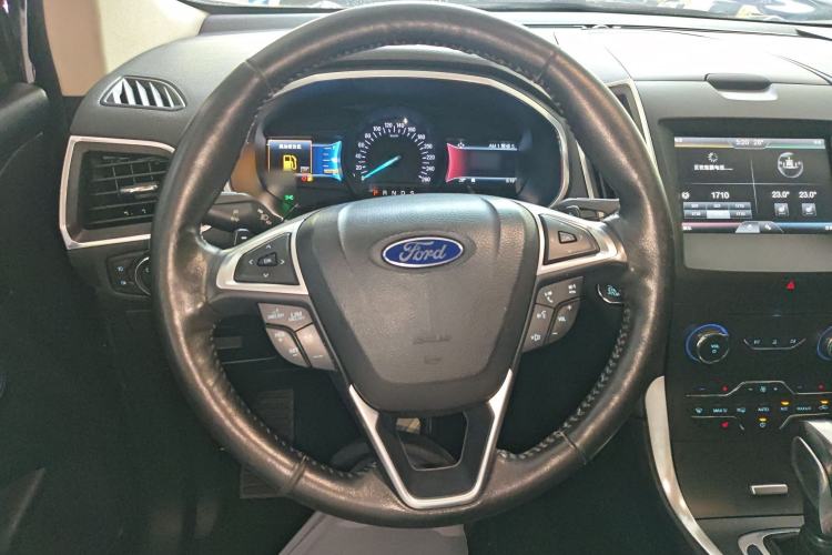 Used Ford Edge 2015 2.0T GTDi Two-Wheel-Drive High-Line Version Steering Wheel