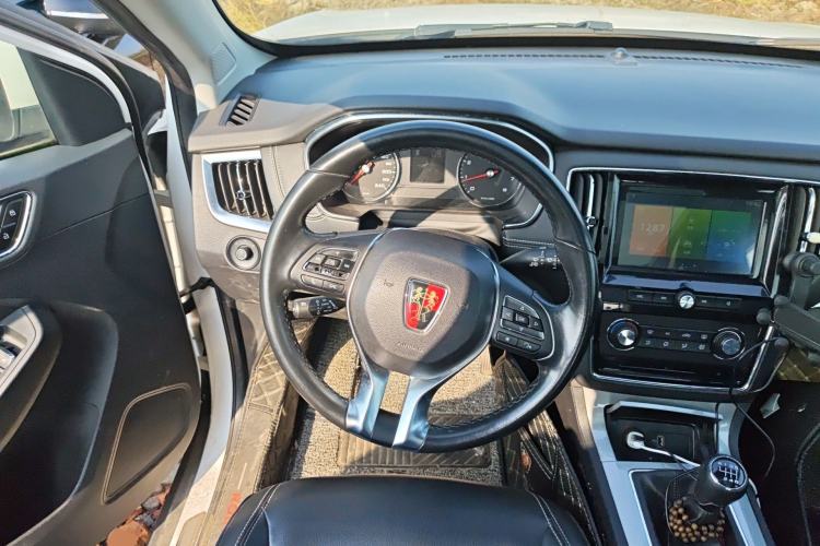 Used Roewe RX5 2018 20T Two-Wheel Drive Manual Flagship Edition