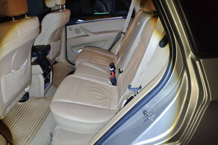 Used BMW X5 2011 xDrive35i Luxury Model
