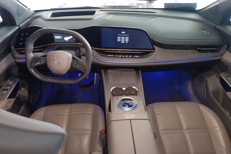 Used Hongqi Tiangong 08 2025 680 Ultra Four-Wheel-Drive Version Center Console