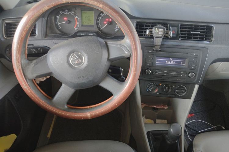 Used Skoda Rapid 2013 1.6L Manual Smart Selection Model