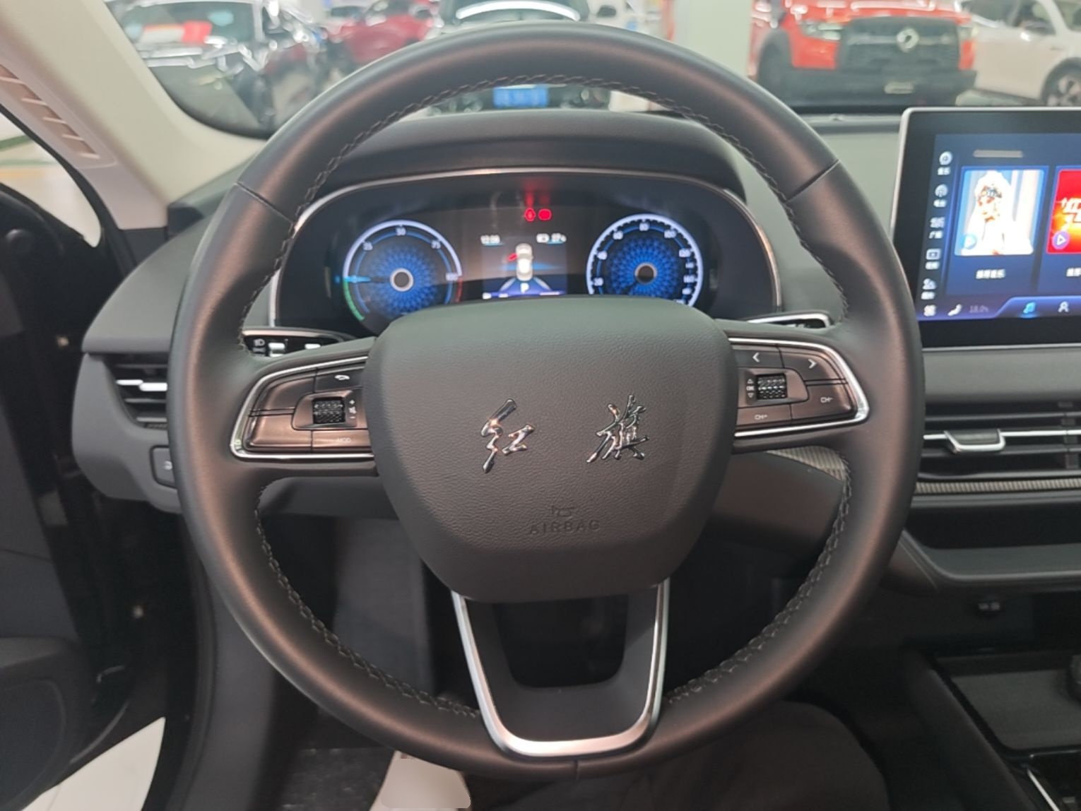 Hongqi E-QM5 2023 Revised Version Basic Travel Edition — снимка 13