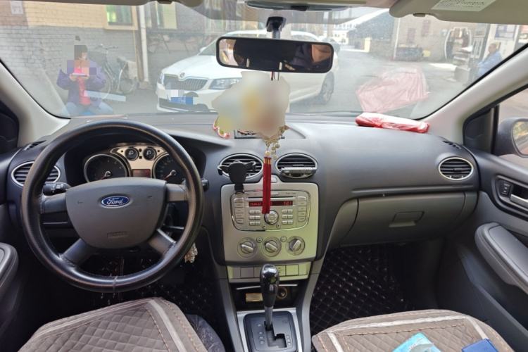 Used Ford Focus 2013 Hatchback Classic 1.8L Automatic Base Model Center Console