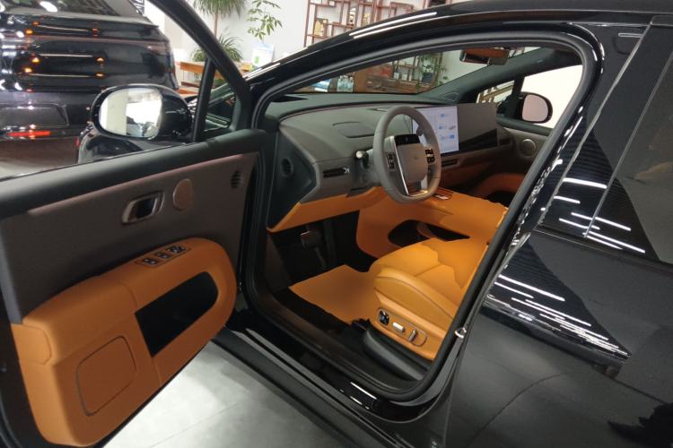 Used Li Auto i6 2025 Model Two-Wheel-Drive Standard Type
