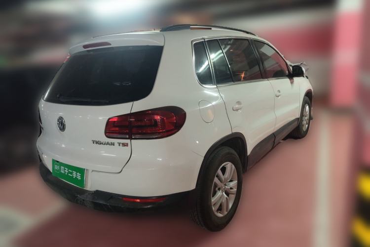 Used Volkswagen Tiguan 2015 1.8TSI Automatic Two-Wheel Drive Trend Edition Rear Right 45 Deg