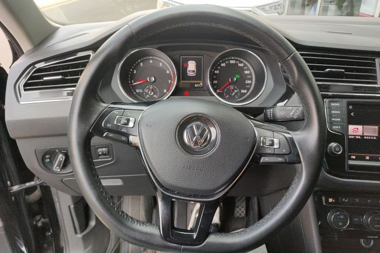 Used Volkswagen Tiguan L 2018 330TSI Automatic Two-Wheel Drive Luxury Edition Steering Wheel