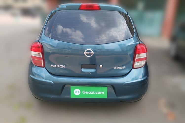 Used Nissan March 2015 1.2L Manual Easy-Enjoy Version
