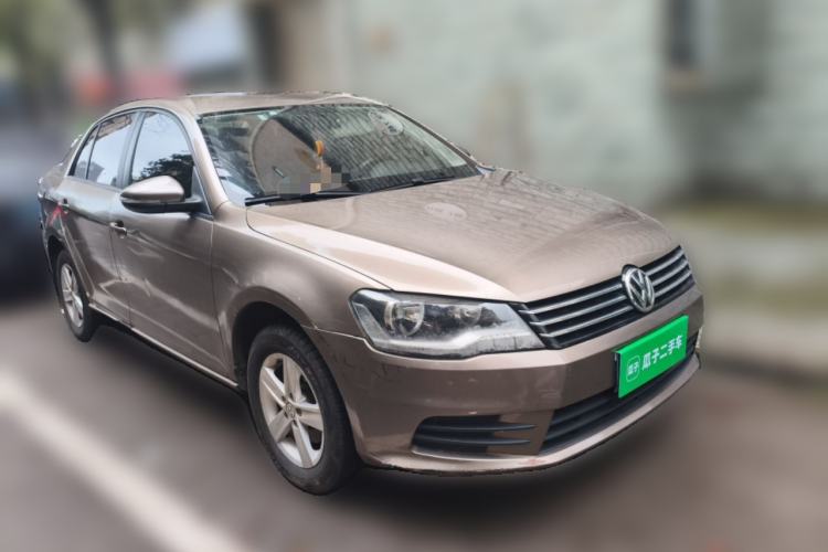 Used Volkswagen Bora 2014 1.6L Automatic Fashion Model Front Right 45 Deg