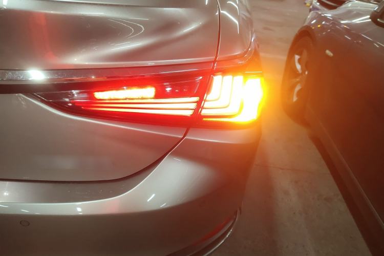 Used Lexus ES 2023 200 Excellence Edition
